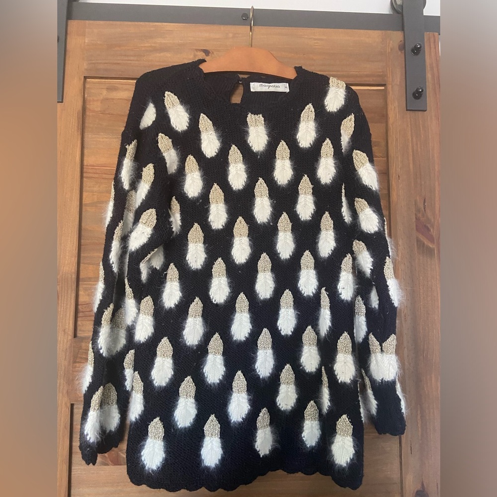 Vintage Magnolia Sweater Size medium